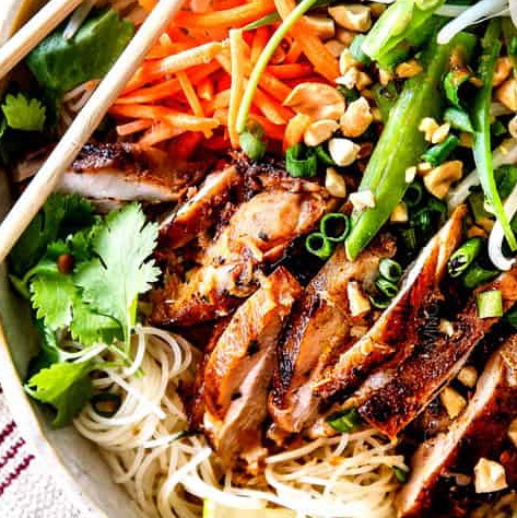 FUEL Weekly meal delivery service Vietnamese noodle bowl with lemongrass chicken