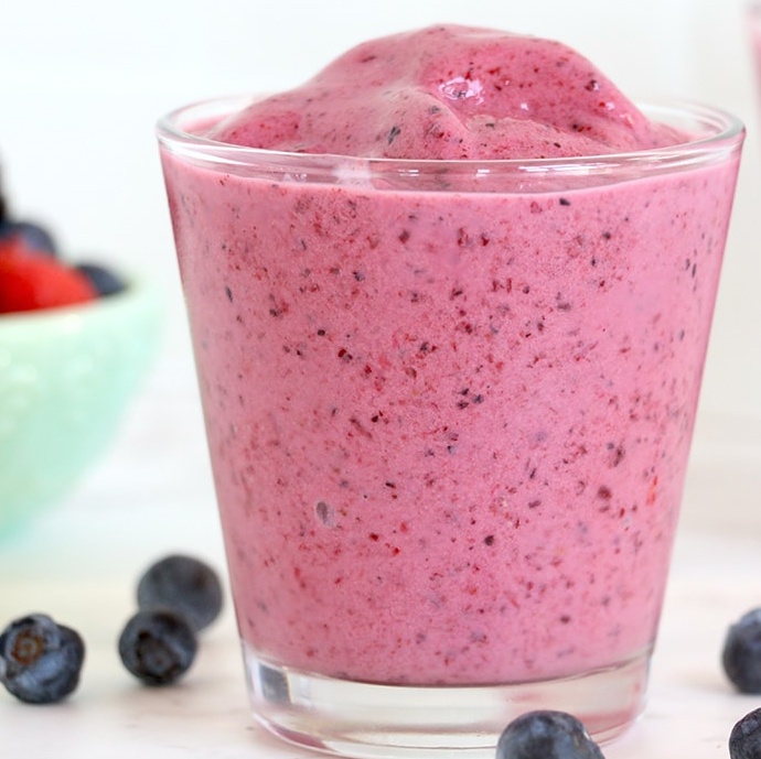 Vanilla Berry Power Smoothie - Fuel Weekly